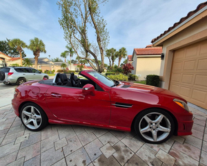 Pre-Owned 2016 Mercedees Benzz SLK 350 -with Low Mileage - Product Image 5