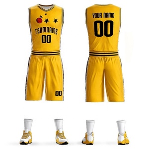 Ensemble d'uniformes de basketball imprimés par sublimation personnalisés, maillot et short respirants évacuant la transpiration pour les sports d'équipe - Product Image 3