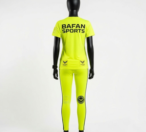 Ensemble t-shirt et legging en polyester et élasthanne, jaune fluo, vêtements de sport, panneaux latéraux rayés, logo personnalisé par transfert thermique, ensembles pour femmes - Product Image 4