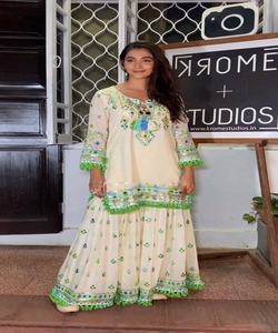 Timeless Elegance: Salwar Kameez Women Indian Pakistani - Embrace Timeless Elegance with Traditional Pakistani Fashion <b>Blended</b> - Product Image 2