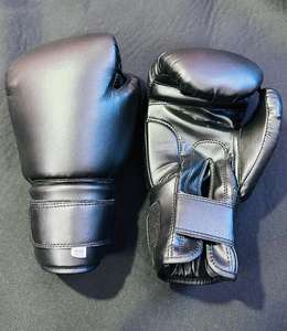 Guantes de Boxeo Duraderos Hechos a Medida al por Mayor, Cuero Vacuno, Logotipo Personalizado, Absorción de Humedad, Cierre con Cordones para Entrenamiento Físico al Aire Libre - Product Image 2