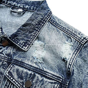 เสื้อแจ็คเก็ตยีนส์ผู้ชายผลิตอย่างมืออาชีพ ขายส่ง ผ้าฝ้าย 100% สวมใส่สบาย คอปกพับได้ ระบายอากาศดี เป็นมิตรกับสิ่งแวดล้อม เหมาะสำหรับฤดูหนาวและกิจกรรมกลางแจ้ง - Product Image 4