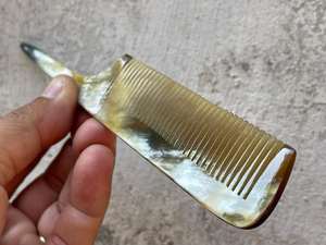 Peigne à cheveux en corne de buffle naturelle de qualité supérieure 100% écologique fait à la main 100% produit artisanal naturel - Product Image 5
