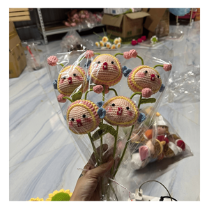 Fleur en crochet, fil décoratif pour les accents de la maison, arrangements faits à la main et ventes de souvenirs au Vietnam - Product Image 2
