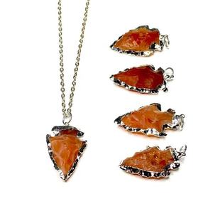 Collier pendentif pierre précieuse cornaline rouge plaqué argent cristal de guérison mascotte de pointe de flèche cadeau de noël bijoux artisanaux en pierre - Product Image 1