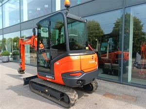 Mini-excavatrice Kubota KX027-4, 2,7 tonnes, excavatrice compacte hydraulique pour travaux de construction, d'aménagement paysager et agricoles - Product Image 6