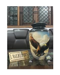 100% urnas hechas de metal de grado superior con diseño moderno para urnas de cenizas humanas por exportadores indios a precios bajos - Product Image 1