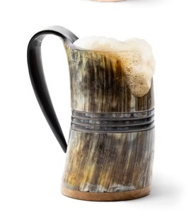 แก้วดื่มแบบไวกิ้งฮอร์นพร้อมฐานไม้ - Product Image 1