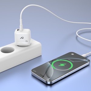 YTC-08 chargeur PD Type-C 30W PD Adaptateur réseau Chargeur portable pour téléphone portable pour appareils Type-C - Product Image 3