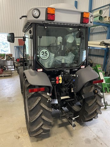 Tractor Agrícola Deutz-Fahr 5110G/3060 de Alto Rendimiento, 70HP, 4WD, con Bomba y Caja de Cambios, 2022 - Product Image 6