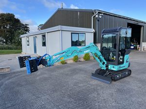 รถขุดขนาดเล็ก Kobelco SK17SR-3E รุ่นใหม่ ปี 2022 ใช้ร่วมกับ Caterpillar ได้  ใช้งานมาแล้ว 10001-20000 ชั่วโมง คุณภาพดีที่สุด จากโรงงานโดยตรง - Product Image 6