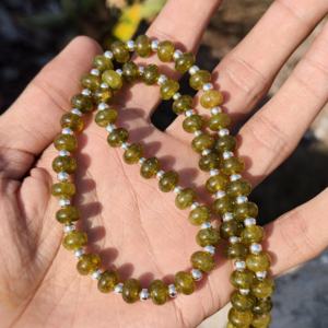 Collier statement en argent sterling fait à la main avec perle ronde en moldavite verte véritable de 8 mm pour mariage femme - Product Image 6