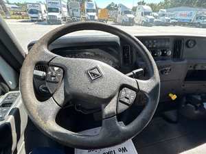 Camion à plateau MV607 2020 – Puissant moteur de 240 CV, transmission automatique à 7 vitesses, robuste et performant - Product Image 2