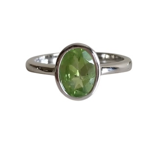 Bague minimaliste en argent sterling 925 massif pour femmes faite à la main août pierre de naissance péridot Quartz 10x8mm réglage de lunette ovale - Product Image 1