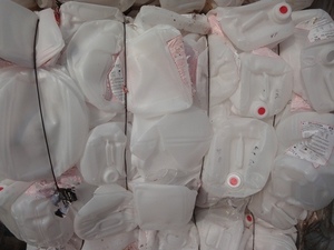 Déchets de bouteilles de lait HDPE de qualité supérieure pour les applications de tuyaux HDPE de moulage de qualité film à vendre - Product Image 6