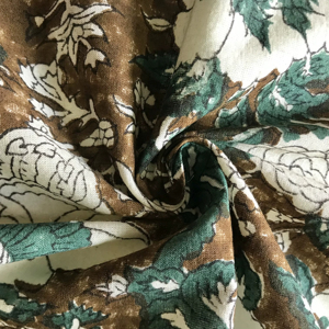 Tela de Algodón Estampada a Mano con Diseño Floral Tradicional Indio Mughal en Verde Azulado, Marrón y Marfil - Product Image 2