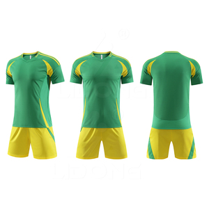 Ensemble de vêtements de football sur mesure en gros, nouveaux designs, maillots de football pour hommes, maillots de football en polyester à séchage rapide et bon marché - Product Image 6