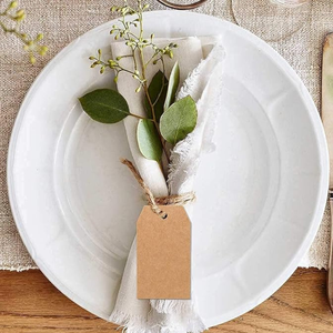 Étiquette de vêtement de luxe sur mesure, carte en papier imprimée avec un design en relief, étiquette de tête personnalisée pour l'utilisation de vêtements - Product Image 3