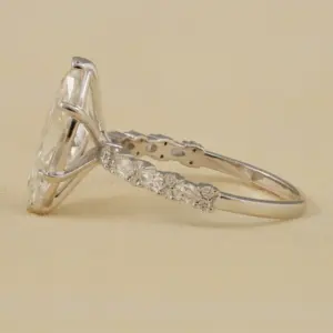 แหวนหมั้นเพชรเลี้ยงในห้องปฏิบัติการทรงมาร์คีส์ - ดีไซน์หรูหราและยั่งยืน - Product Image 5