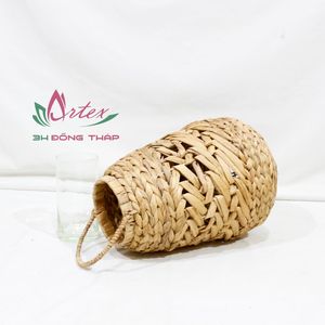 Lanterne traditionnelle vietnamienne en jacinthe d'eau avec bougeoir pour la maison, le restaurant et l'hôtel - Product Image 5