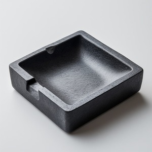 Cenicero de Metal Elegante para Mesa con Diseño Duradero y Ecológico para Uso en Interiores/Exteriores - Product Image 4