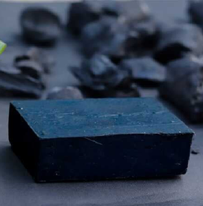 Savon en barre nettoyant en profondeur au charbon de bois activé, détoxifiant, fait main, pour le corps, en gros, marque privée OEM - Product Image 4