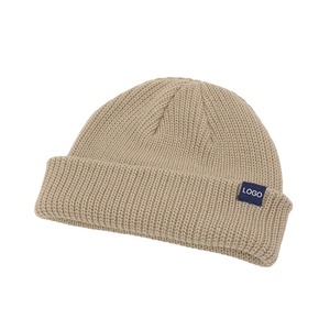 Urban Charm Beanies Sleek Warm Knit Streetwear Trend Casual Modern Unisex Headwear para invierno Everyday jacquard - Product Image 2