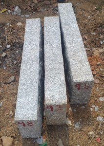 Kerbstones naturales de granito gris indio | Piedras de borde de superficie rugosa, empalizadas para paisajismo y pavimentación al aire libre - Product Image 6