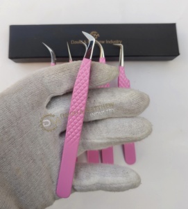 Pince à épiler d'extension de cils à pointe de fibre Logo personnalisé pince à cils de couleur rose pince à épiler japonaise en acier inoxydable pour cils - Product Image 2