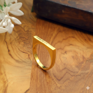 Bague personnalisée dorée avec nom gravé, signet minimaliste fait main, cadeau pour hommes et femmes - Product Image 1