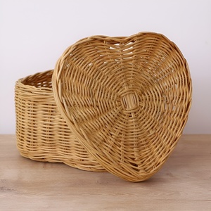 Hermosas cajas de regalo de ratán natural tejidas a mano, embalaje para regalos florales, caja de mimbre con tapa en forma de corazón más económica - Product Image 4