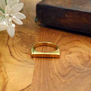 Bague personnalisée dorée avec nom gravé, signet minimaliste fait main, cadeau pour hommes et femmes - Product Image 3