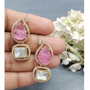 Boucles d'oreilles traditionnelles de style antique avec design en moissanite parfaites pour les vêtements ethniques et les fêtes d'Inde - Product Image 1