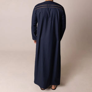 Thobe à capuche pour homme en polyester respirant de qualité supérieure - Vêtement authentique du Moyen-Orient, décontracté, léger, toutes saisons, tenue traditionnelle - Product Image 4