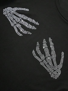 T-shirts courts pour femmes, style mixte, marque personnalisée en gros, t-shirt court pour femmes avec détails en strass, motif main squelette - Product Image 5