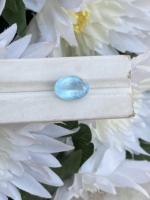 Aigue-marine naturelle de 9.16 carats, pierre ovale à facettes pour la fabrication de bijoux.
