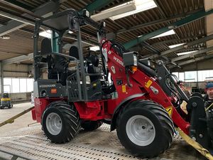 รถตักล้อยางดีเซล Weidermann 1140 คุณภาพสูง ปรับแต่งได้ พร้อมหัวตักดินด้านหน้าและหัวขุดด้านหลังขนาดกะทัดรัด บุ้งกี๋ขนาด 0.45 เมตร ขาย - Product Image 3