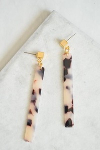 Pendientes de resina epoxi de alta calidad hechos a mano, diseños únicos, los mejores estilos para bodas, fiestas, niñas, joyería a precio mayorista - Product Image 2