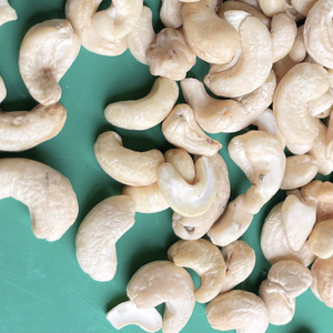 Hot Sale Santigo Cashew <b>Nuts</b> Cashew <b>Nuts</b> Vietnam Cashew <b>Nuts</b> Ww180 Ww240 Ww320 Factory Price - Product Image 1