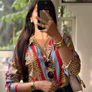 Blusa y camisa de mujer de algodón 100% de alta calidad para mujer, camisa de moda de talla grande con estampado de rosas tropicales de manga larga para mujer en venta - Product Image 1