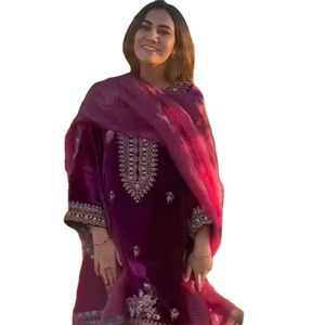 Salwar Kameez de Seda de Diseño Elegante con Bordado Multicolor en el Cuello, Aspecto Bonito y Sofisticado, con Dupatta, Ideal para Fiestas - Product Image 1