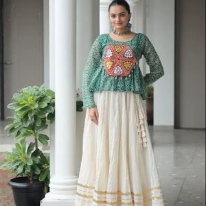 NAVALRATRI Special LEHENGA CHOLI COLECCIONES Ropa india y pakistaní para mujer - Product Image 1