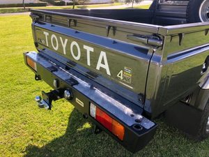 Toyota Land Cruiser Pickup Hardtop SUV 8L Turbo ACC Cruise R17 Options essence/diesel FWD boîte de vitesses automatique disponible à droite 2021 - Product Image 4