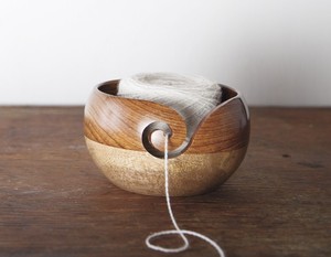 Bol de fil en bois bol à tricoter en palissandre porte-fil artisanal bol au Crochet accessoires de tricot cadeau parfait pour les tricoteurs - Product Image 2