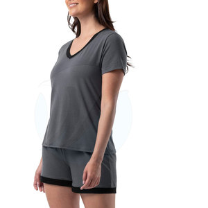 ชุดเซ็ตเสื้อยืดแขนสั้นและกางเกงขาสั้นลำลองสำหรับผู้หญิงปี 2025 ผ้าฝ้าย 2 ชิ้น ไซส์พลัส ดีไซน์คอวี เป็นมิตรต่อสิ่งแวดล้อม ระบายอากาศได้ดี แห้งเร็ว MOQ ต่ำ - Product Image 2