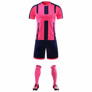 Ensemble de vêtements de football pour hommes de haute qualité Combinaison d'entraînement à manches courtes personnalisée avec un bon service OEM - Product Image 1