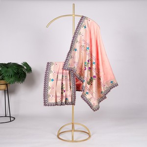 Dupatta de Seda Paithani VASTRA COTTAGE con Bordado de Hilo Zari, Lentejuelas y Borde de Encaje, para Mujer, Estilo Étnico, para Fiestas - Product Image 1