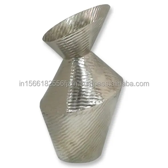 Vaso de metal feito à mão para decoração de casas, vaso de metal estilo clássico para uso decorativo, vaso de ferro para decoração de casamento