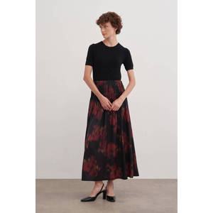 Jupe midi chic à imprimé floral noir - Mélange de soie et de mousseline confortable et respirant - Product Image 1