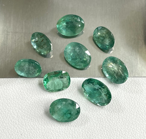 Esmeralda Zambiana 100% Natural de Alta Calidad, 6x8-7x9mm, Forma Ovalada Calibrada, Color Verde Azulado, Gema Suelta para Joyería - Product Image 4